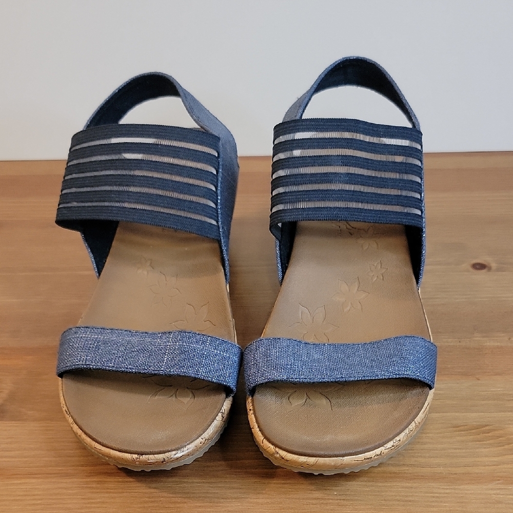 Sketchers Wedge Sandals With Luxe Foam Interior & Cork Style Heel Womens Size 8
